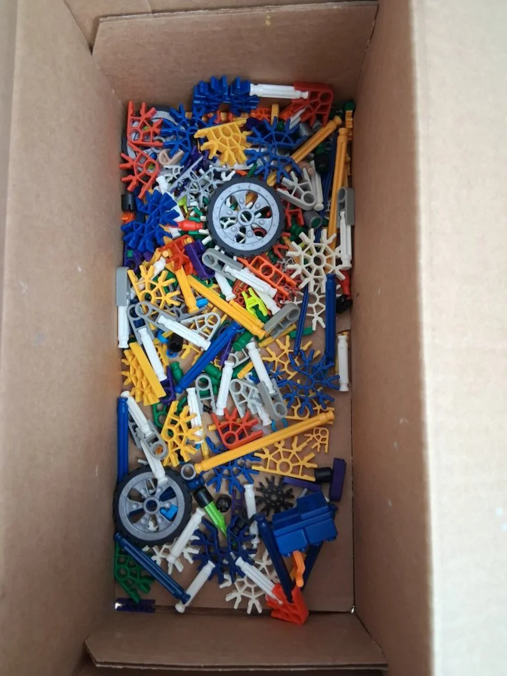 K'NEX Random Assorted Pieces Lot-Instruction Booklet + Building set Box included